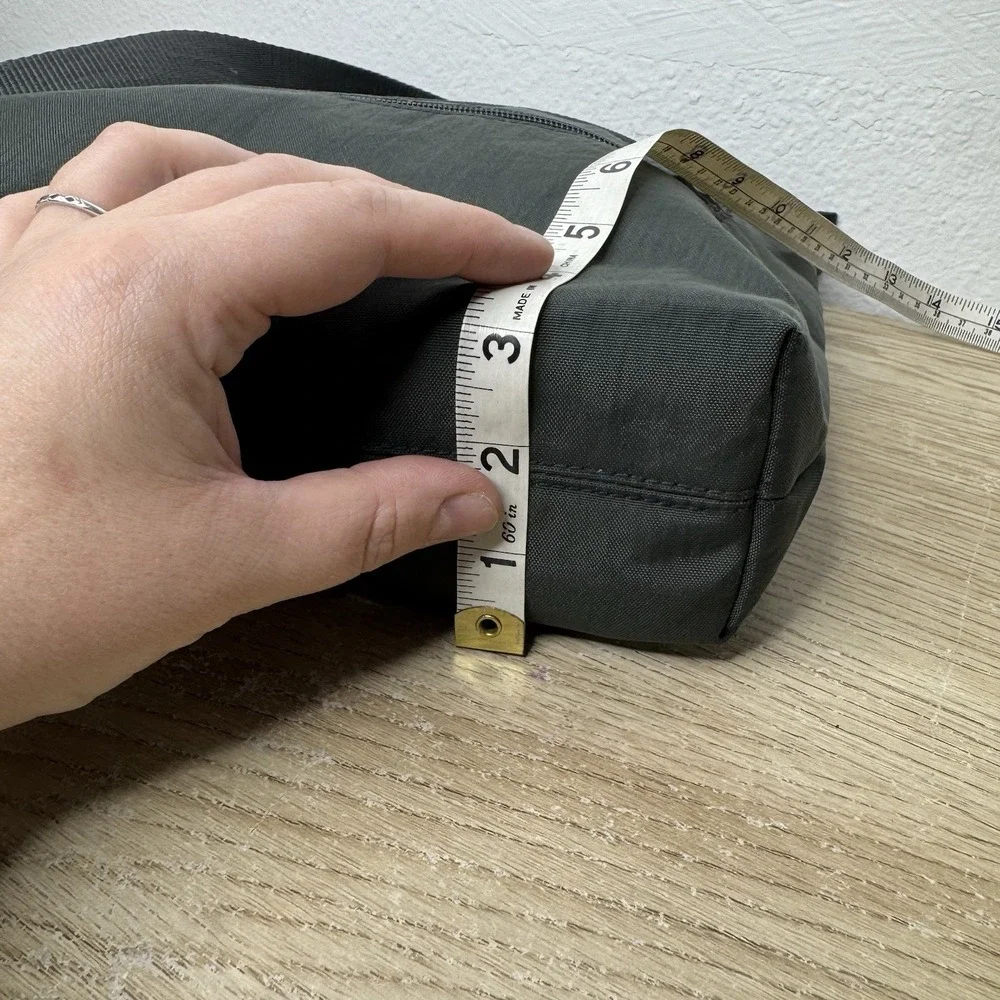 Baggallini Gray‎ Bucket Bagg Crossbody Purse Handbag Travel Bag - Stained Lining